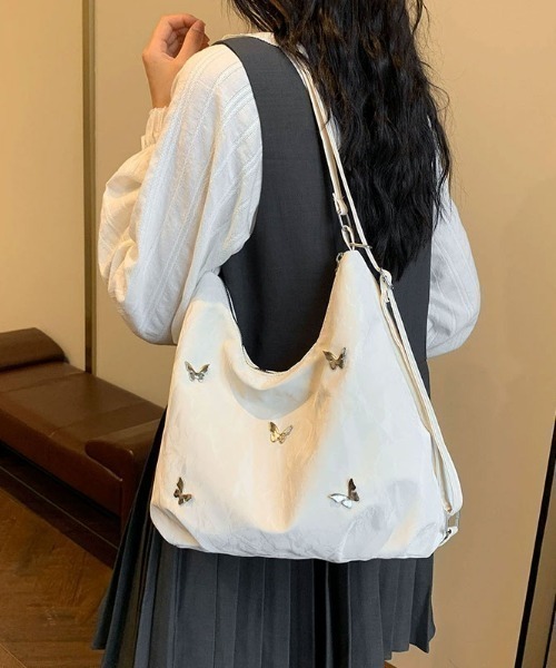 TONE SELECT GOODS（トーンセレクトグッズ）の「【urge select】バタフライモチーフ リュック/ショルダーバッグ【2way】（ショルダーバッグ・レディース・オフホワイト/ブルー/ブラック/ミント/ライトグレー・FREE）」の2枚目の写真