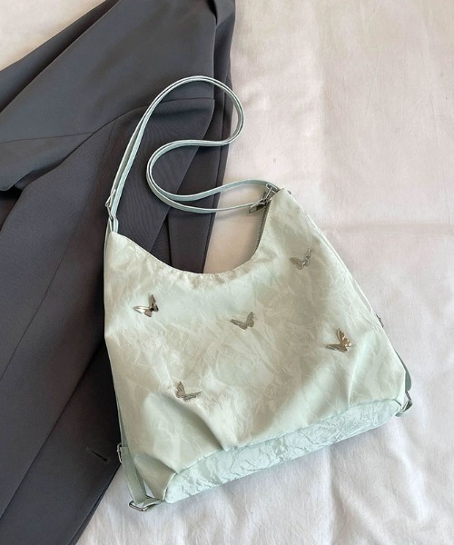 TONE SELECT GOODS（トーンセレクトグッズ）の「【urge select】バタフライモチーフ リュック/ショルダーバッグ【2way】（ショルダーバッグ・レディース・オフホワイト/ブルー/ブラック/ミント/ライトグレー・FREE）」の5枚目の写真