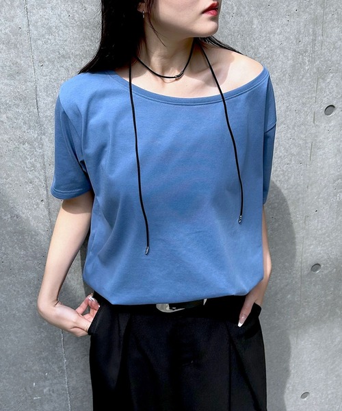 PAGEBOY（ページボーイ）の「【2サイズ展開】ルーズネック2WAYオフショル（Tシャツ/カットソー・レディース・ブラック/チャコールグレー/ホワイト/ブルー系その他/ピンク系その他/サックスブルー・FREE/LARGE）」の4枚目の写真