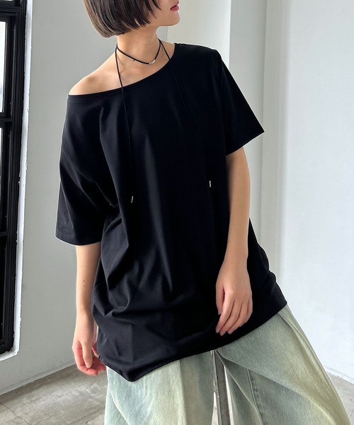 PAGEBOY（ページボーイ）の「【2サイズ展開】ルーズネック2WAYオフショル（Tシャツ/カットソー・レディース・ブラック/チャコールグレー/ホワイト/ブルー系その他/ピンク系その他/サックスブルー・FREE/LARGE）」の2枚目の写真