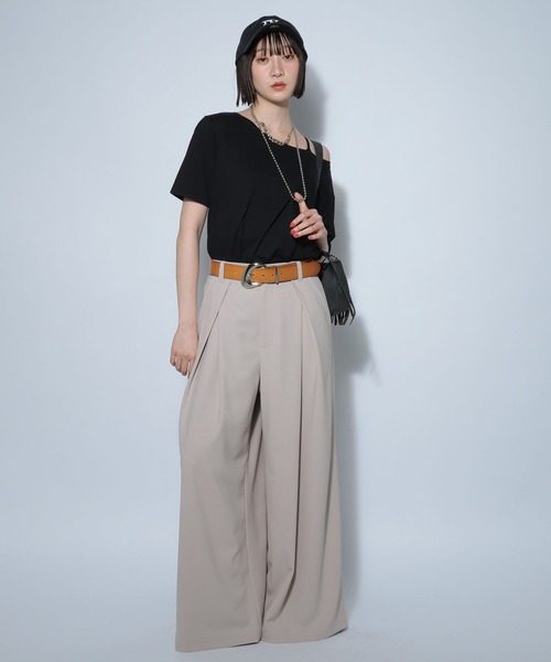 PAGEBOY（ページボーイ）の「【2サイズ展開】ルーズネック2WAYオフショル（Tシャツ/カットソー・レディース・ブラック/チャコールグレー/ホワイト/ブルー系その他/ピンク系その他/サックスブルー・FREE/LARGE）」の17枚目の写真