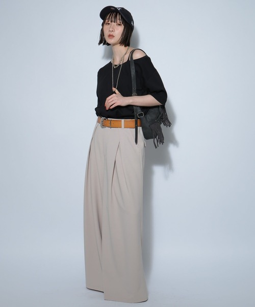 PAGEBOY（ページボーイ）の「【2サイズ展開】ルーズネック2WAYオフショル（Tシャツ/カットソー・レディース・ブラック/チャコールグレー/ホワイト/ブルー系その他/ピンク系その他/サックスブルー・FREE/LARGE）」の18枚目の写真