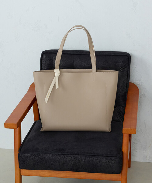 COMME CA ISM(コムサイズム)の「PC/タブレット対応 多機能トートバッグ(トートバッグ・レディース・ブラック/ベージュ・FREE)」の10枚目の写真