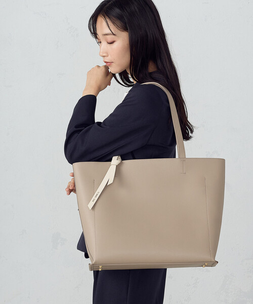 COMME CA ISM(コムサイズム)の「PC/タブレット対応 多機能トートバッグ(トートバッグ・レディース・ブラック/ベージュ・FREE)」の12枚目の写真