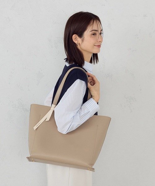 COMME CA ISM(コムサイズム)の「PC/タブレット対応 多機能トートバッグ(トートバッグ・レディース・ブラック/ベージュ・FREE)」の1枚目の写真