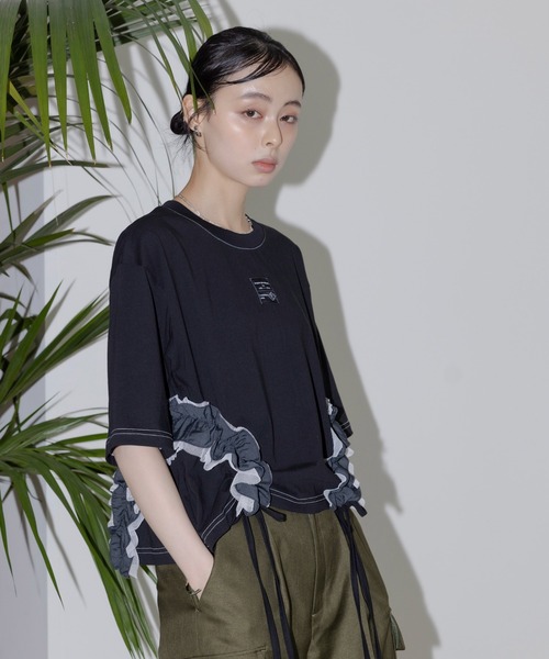 新品　今季　エイミーロウ　サイドフリル ドロスト クロップドTシャツ　ブラック サイドフリル ドロスト クロップドTシャツ Eimee Law│Eimee Law