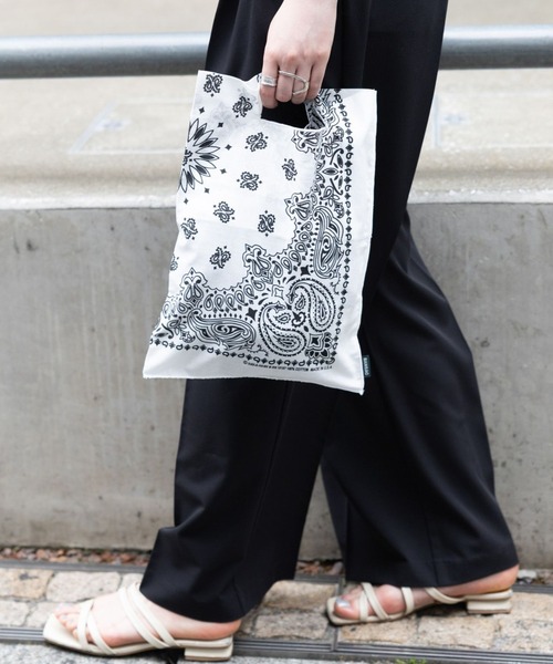 RAGEBLUE（レイジブルー）の「【BANSAC/バンサック】バンダナBAG（ショルダーバッグ・レディース・オレンジ系その他7/グリーン系その他/その他22/イエロー系その他/ピンク系その他/オフホワイト/マスタード/レッド・FREE）」の3枚目の写真