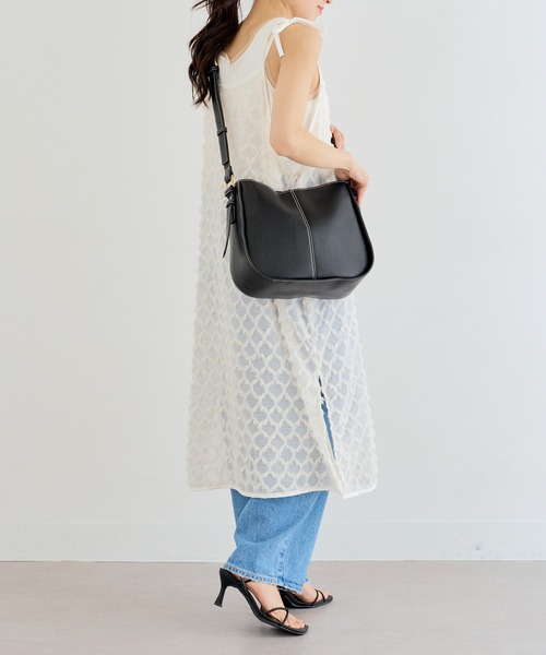 MIAN (ミアン)の「【MIAN】CHIVE ラウンドショルダーバッグ / 2241-233-1(ショルダーバッグ・レディース・ブラック/グレイッシュベージュ/アイボリー・FREE)」の20枚目の写真