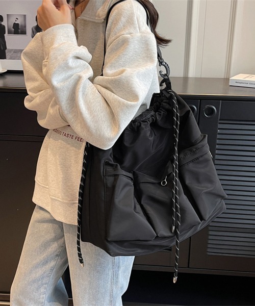 Miniministore(ミニミニストア)の「ドローストリングショルダーバッグ 大容量(ショルダーバッグ・レディース・ブラック・FREE)」の19枚目の写真