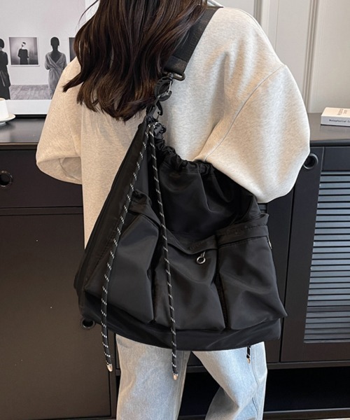 Miniministore(ミニミニストア)の「ドローストリングショルダーバッグ 大容量(ショルダーバッグ・レディース・ブラック・FREE)」の16枚目の写真