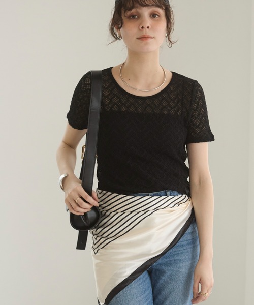 ANGIE(アンジー)の「ストレッチレース シアートップス (半袖)(Tシャツ/カットソー・レディース・ホワイト/アイボリー/ブラック・FREE)」の10枚目の写真