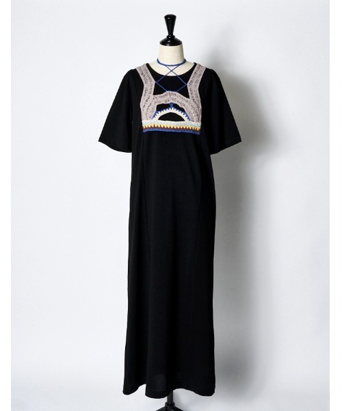 RUMCHE(ラムシェ)の「Knit Docking Cutsew Dress / ニットドッキングカットソードレス(ワンピース・レディース・ブラック/チャコールグレー・FREE)」の7枚目の写真
