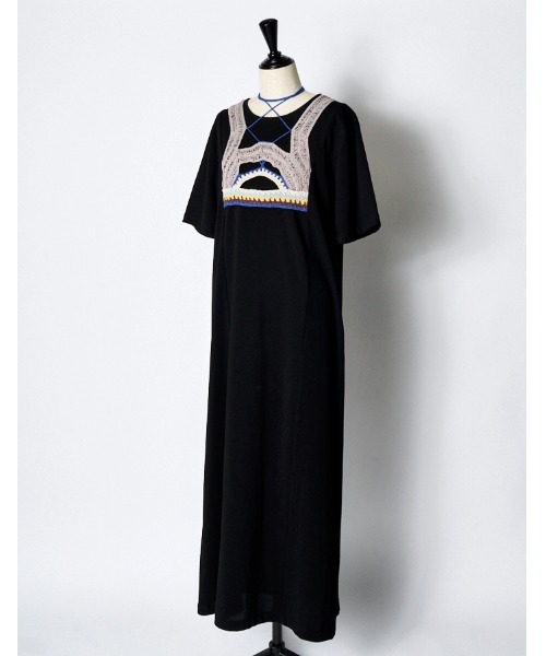 RUMCHE(ラムシェ)の「Knit Docking Cutsew Dress / ニットドッキングカットソードレス(ワンピース・レディース・ブラック/チャコールグレー・FREE)」の8枚目の写真