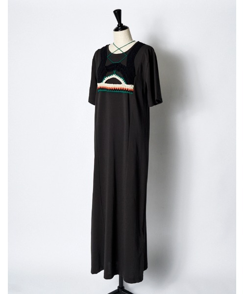 RUMCHE(ラムシェ)の「Knit Docking Cutsew Dress / ニットドッキングカットソードレス(ワンピース・レディース・ブラック/チャコールグレー・FREE)」の19枚目の写真