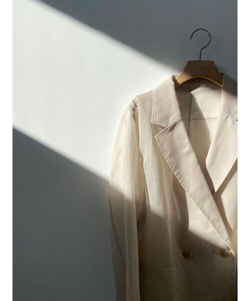 LAGUNAMOON（ラグナムーン）の「2WAYスリーブシアージャケット（テーラードジャケット・レディース・ダークブラウン/アイボリー・FREE）」の3枚目の写真