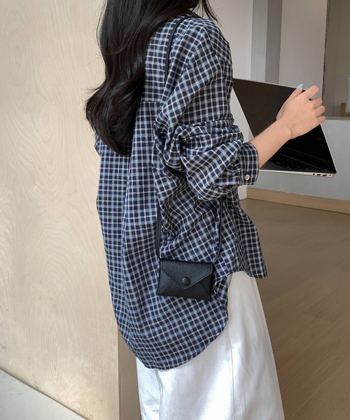 Chiina（チーナ）の「Chiina / 4Way ショルダーミニポーチ（ショルダーバッグ・レディース・ブラウン/ライトブルー/レッド/キャメル/ベージュ/ホワイト/ブラック・FREE）」の12枚目の写真