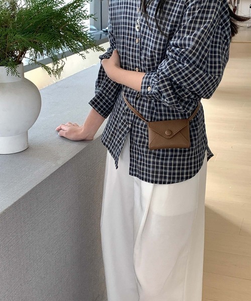 Chiina（チーナ）の「Chiina / 4Way ショルダーミニポーチ（ショルダーバッグ・レディース・ブラウン/ライトブルー/レッド/キャメル/ベージュ/ホワイト/ブラック・FREE）」の18枚目の写真