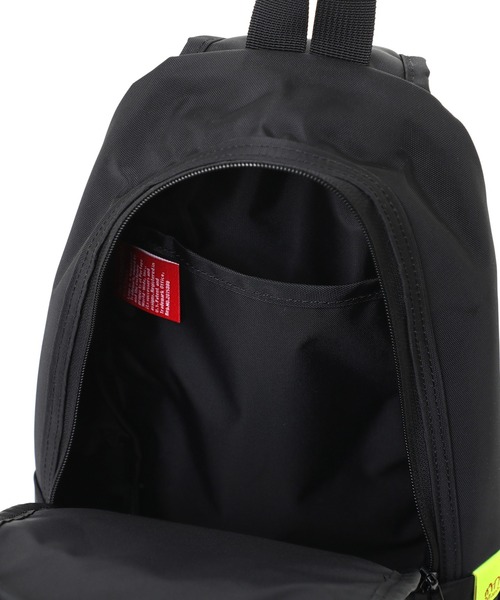 Manhattan Portage（マンハッタンポーテージ）の「LITTLE ITALY CROSSBODY BAG 420D WATERPROOF（ボディバッグ/ウエストポーチ・メンズ・ブラック/ブルー・SMALL）」の5枚目の写真