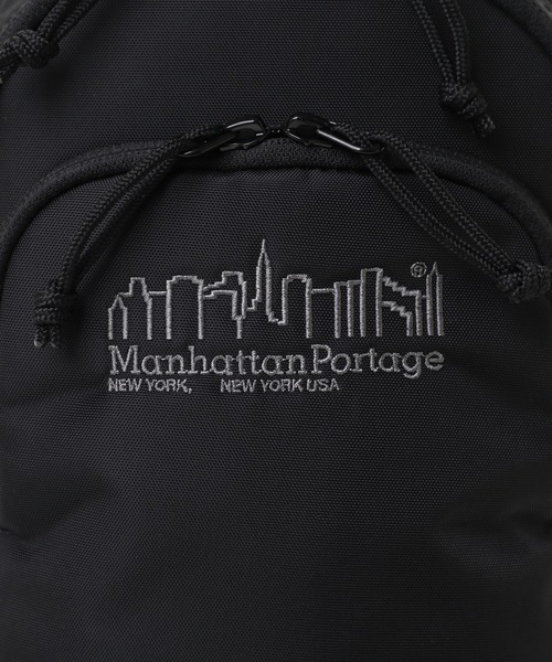 Manhattan Portage（マンハッタンポーテージ）の「LITTLE ITALY CROSSBODY BAG 420D WATERPROOF（ボディバッグ/ウエストポーチ・メンズ・ブラック/ブルー・SMALL）」の4枚目の写真