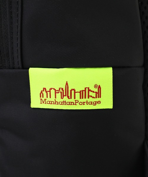 Manhattan Portage（マンハッタンポーテージ）の「LITTLE ITALY CROSSBODY BAG 420D WATERPROOF（ボディバッグ/ウエストポーチ・メンズ・ブラック/ブルー・SMALL）」の3枚目の写真