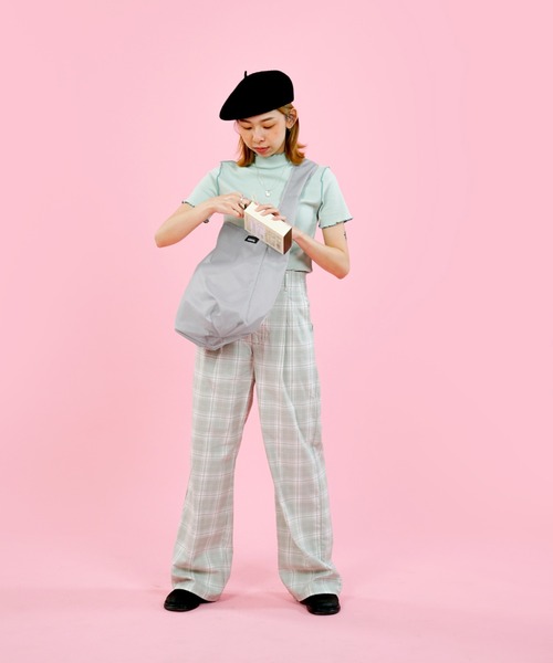 hellolulu(ハロルル)の「Hellolulu(ハロルル)Ovi パッカブルマーケットバッグ(エコバッグ/サブバッグ・レディース・カーキ/ブラック/パープル/ライトグレー/キャメル・ONE SIZE/ONESIZE)」の3枚目の写真