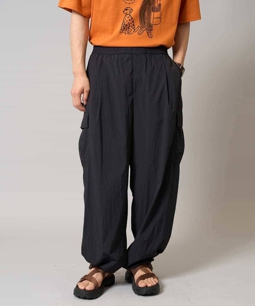 a.v.v(アーヴェヴェ)の「【軽量】ワイドシルエットイージーカーゴパンツ(その他パンツ・メンズ・ブラック/ネイビー・46/48)」の21枚目の写真