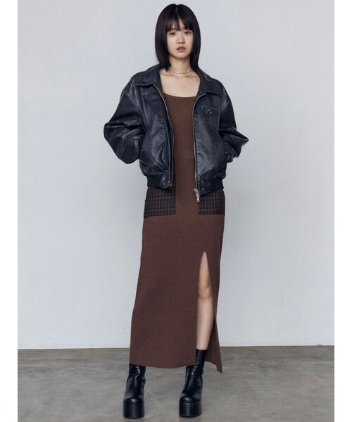 EMODA（エモダ）の「ラウンドサイドゴアブーツ（ブーツ・レディース・ブラウン/ブラック・LARGE/MEDIUM/SMALL）」の15枚目の写真