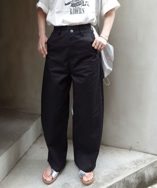 CORNERS（コーナーズ）の「ワイドエッグチノパンツ（チノパンツ・レディース・ライトベージュ/ブラック/ネイビー/チャコールグレー・マルチサイズ）」の15枚目の写真