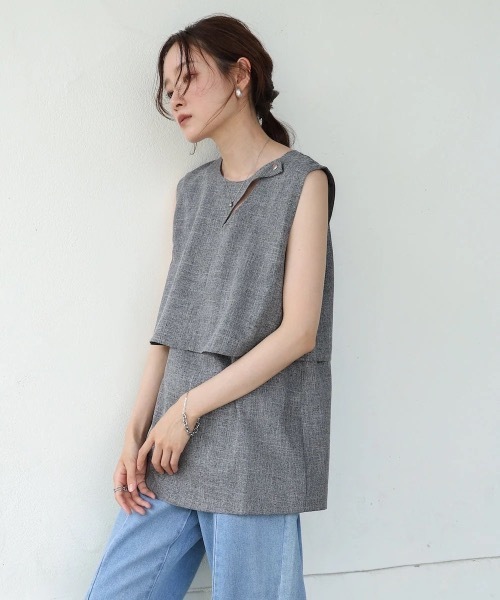Bab(バブ)の「レイヤード風ノースリーブブラウス(シャツ/ブラウス・レディース・チャコールグレー/ライトグレー/ベージュ・MEDIUM)」の20枚目の写真