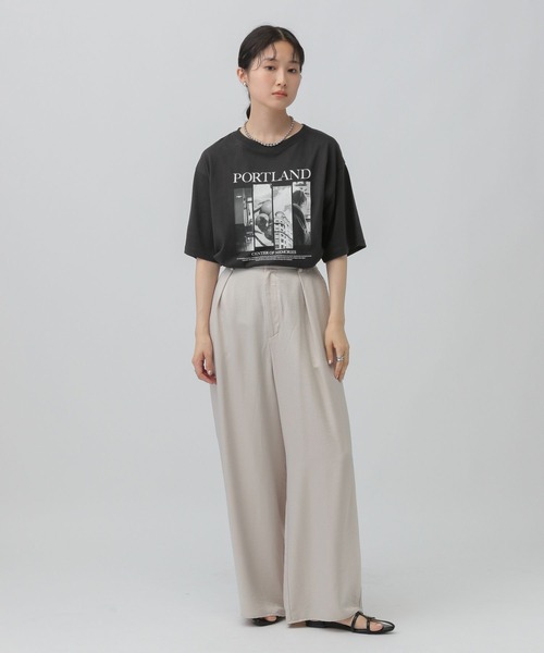 LEPSIM(レプシィム)の「アソートBIGフォトT 583578(Tシャツ/カットソー・レディース・チャコールグレー/オフホワイト/ホワイト/ブラウン・FREE)」の22枚目の写真