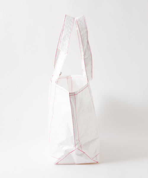 ABAHOUSE（アバハウス）の「【THAILAND MADE／タイランド メイド】チャーム付きトートバッグM/セメントバッグ/ユニセックス/TH-25-BG-02（トートバッグ・メンズ・ホワイト・フリー）」の10枚目の写真