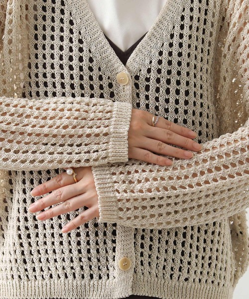 Gready Brilliant(グレディブリリアン)の「メッシュVネックカーディガン(カーディガン/ボレロ・レディース・ベージュ/ブラック・38)」の5枚目の写真