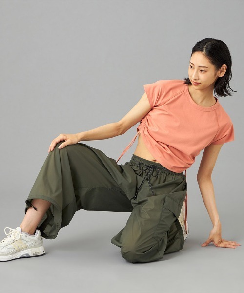 Chacott(チャコット)の「コンパックカーゴパンツ(スウェットパンツ・レディース・ブラック/カーキ・S/M)」の8枚目の写真