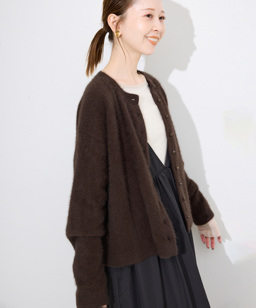 SLOBE IENA(スローブイエナ)の「フォックスアルパカカーディガン(カーディガン/ボレロ・レディース・ホワイト/ネイビー/ブラウン・FREE)」の15枚目の写真