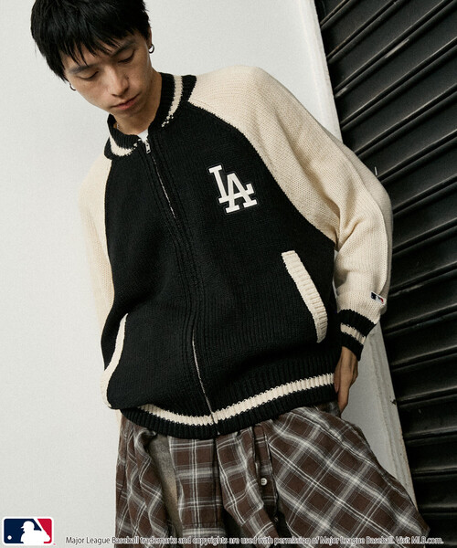 MLB（メジャーリーグベースボール）の「MLB/メジャーリーグベースボール 別注 ZIP KNIT CARDIGANT/ジップニットカーディガン(限定展開)（カーディガン/ボレロ・メンズ・ネイビー/ブラック/ブラウン・LARGE/MEDIUM/SMALL）」の20枚目の写真