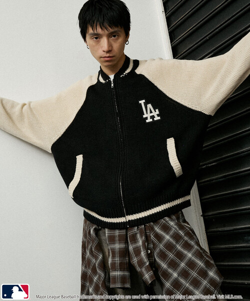 MLB（メジャーリーグベースボール）の「MLB/メジャーリーグベースボール 別注 ZIP KNIT CARDIGANT/ジップニットカーディガン(限定展開)（カーディガン/ボレロ・メンズ・ネイビー/ブラック/ブラウン・LARGE/MEDIUM/SMALL）」の22枚目の写真