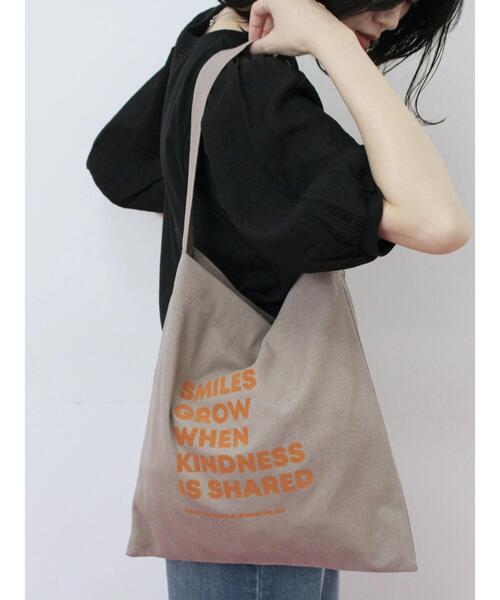 Samansa Mos2 blue（サマンサモスモスブルー）の「フロッキーロゴトート（ハンドバッグ・レディース・チャコールグレー/ブラウン/ライトベージュ・F）」の3枚目の写真