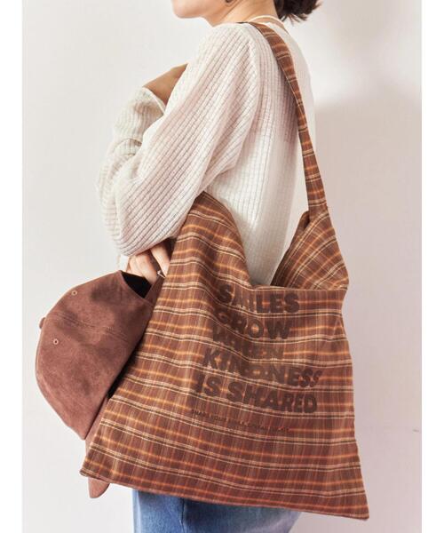 Samansa Mos2 blue（サマンサモスモスブルー）の「フロッキーロゴトート（ハンドバッグ・レディース・チャコールグレー/ブラウン/ライトベージュ・F）」の21枚目の写真