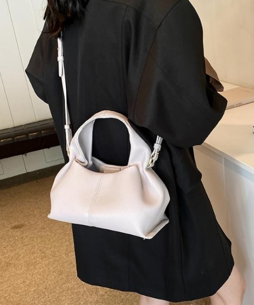 AMELY（エミリー）の「ギャザーハンドル 2wayショルダーバッグ（ハンドバッグ・レディース・ブラック/アイボリー/キャメル/ライトグレー・フリー）」の5枚目の写真