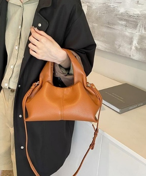 AMELY（エミリー）の「ギャザーハンドル 2wayショルダーバッグ（ハンドバッグ・レディース・ブラック/アイボリー/キャメル/ライトグレー・フリー）」の10枚目の写真
