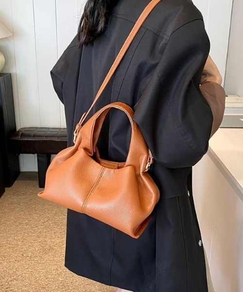 AMELY（エミリー）の「ギャザーハンドル 2wayショルダーバッグ（ハンドバッグ・レディース・ブラック/アイボリー/キャメル/ライトグレー・フリー）」の11枚目の写真