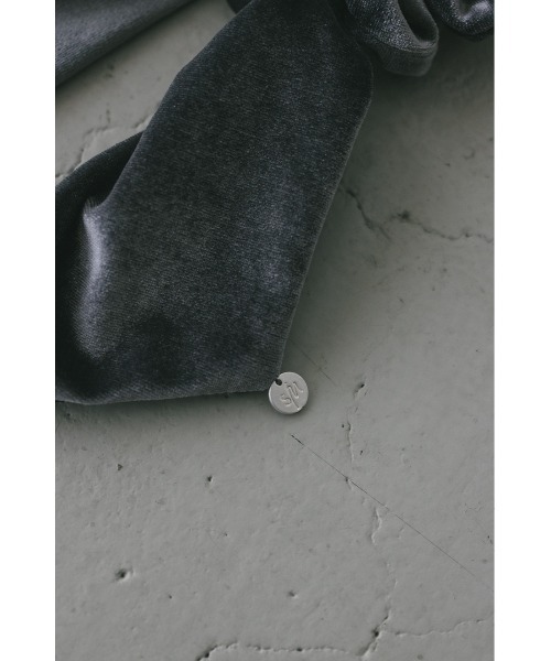 STYLEMIXER（スタイルミキサー）の「【大人気】ベロアリボンシュシュ（シュシュ・レディース・ブラック/グレー・FREE）」の3枚目の写真