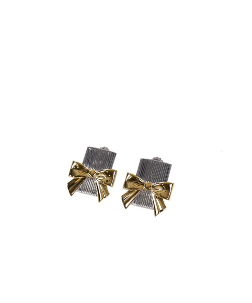 YVMIN(イヴミン)の「BOW-ADORNED SQUARE STUD EARRINGS(イヤリング・レディース・ゴールド・OS)」の2枚目の写真