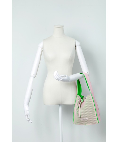 LASTFRAME（ラストフレーム）の「KASANE REVERSIBLE TASUKI TOTE SMALL（ショルダーバッグ・レディース・ピンク系その他/ホワイト系その他・SMALL）」の11枚目の写真