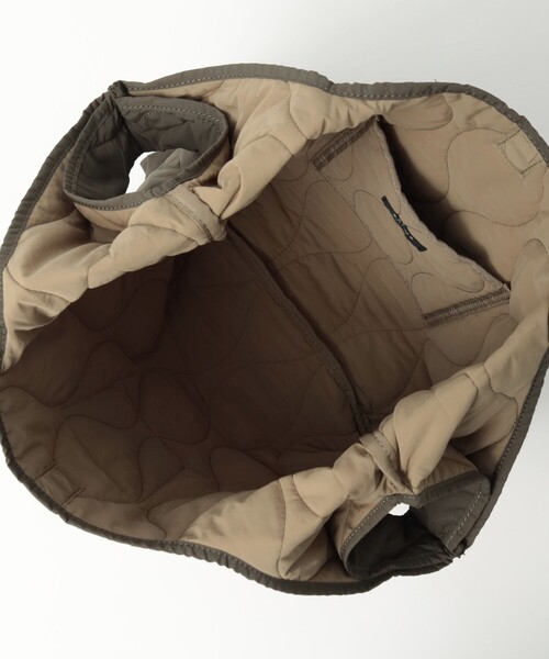 BEAMS HEART(ビームスハート)の「ミニタリー キルト ハンドバッグ(ハンドバッグ・メンズ・ブラック/オリーブ/ホワイト・ONE SIZE)」の12枚目の写真