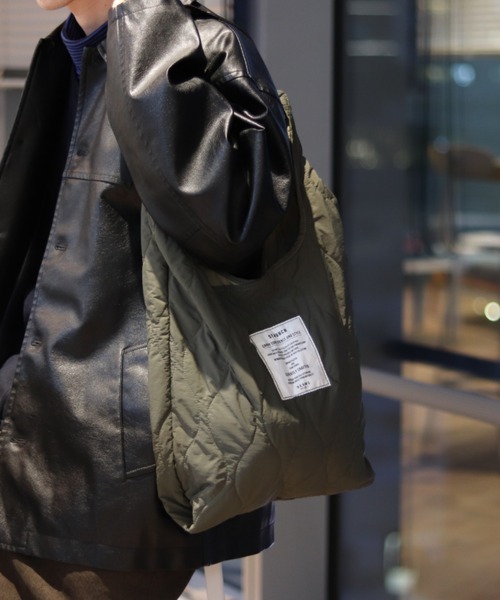 BEAMS HEART(ビームスハート)の「ミニタリー キルト ハンドバッグ(ハンドバッグ・メンズ・ブラック/オリーブ/ホワイト・ONE SIZE)」の1枚目の写真