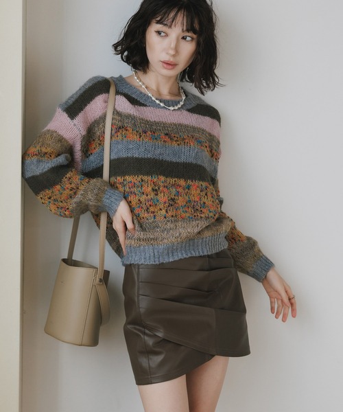 AO2（アオズ）の「Multi-Border Design Crew Neck Knit / マルチボーダーデザイン クルーネックデザインニット（ニット/セーター・レディース・アイボリー/グレー系/ブラウン系・FREE）」の2枚目の写真