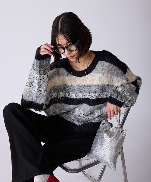 AO2（アオズ）の「Multi-Border Design Crew Neck Knit / マルチボーダーデザイン クルーネックデザインニット（ニット/セーター・レディース・アイボリー/グレー系/ブラウン系・FREE）」の4枚目の写真