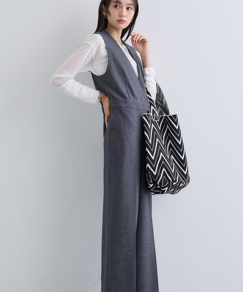 INDIVI(インディヴィ)の「【トレンド/スタイルアップ】ストレッチコンビネゾン(サロペット/オーバーオール・レディース・ブラック/グレー系その他4・40/38/36/05/15 /13)」の9枚目の写真