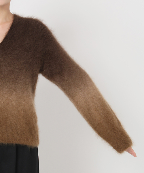 enrica(エンリカ)の「ENRICA エンリカ Vネックプルオーバー Gradation KNIT241(ニット/セーター・レディース・キャメル・FREE)」の13枚目の写真